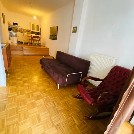 Mit Balkon, Zentrum